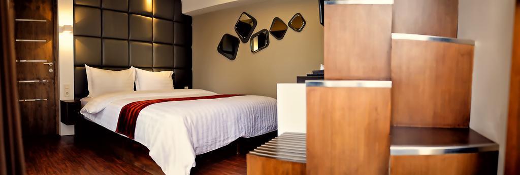 Fuxion Inn Jakarta Room photo